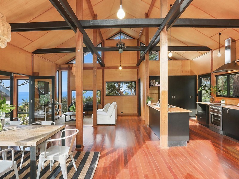 24 Squires Crescent, Coledale NSW 2515