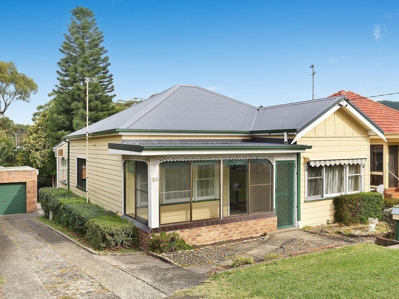35 Owen Street, Bulli NSW 2516