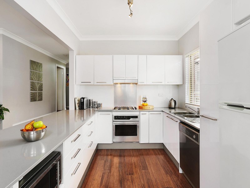 2/10 Wilford Street, Corrimal NSW 2518