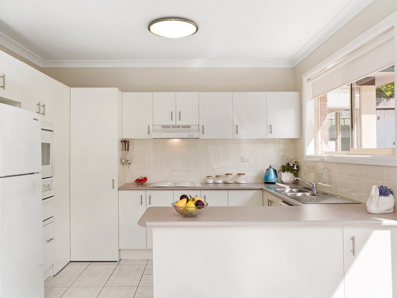 2/36 Redman Avenue, Thirroul NSW 2515