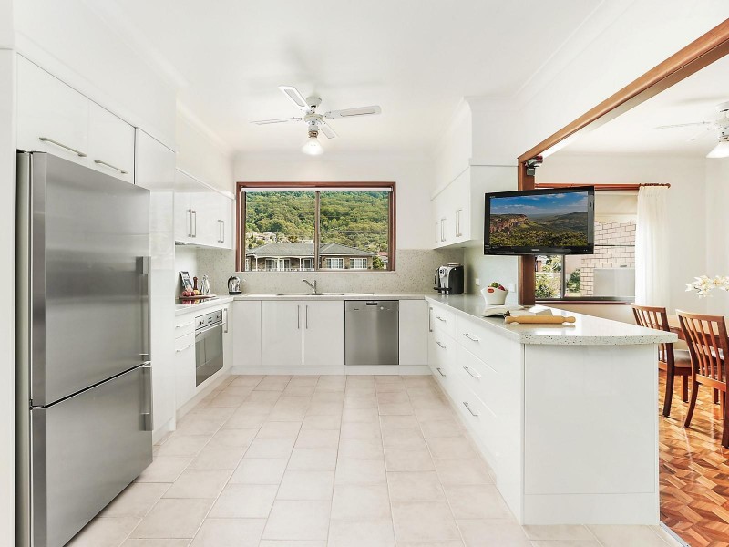 37 Rae Crescent, Balgownie NSW 2519