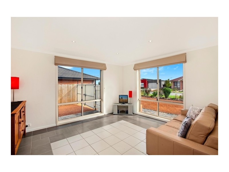 27 Waterworth Street, Dunlop ACT 2615