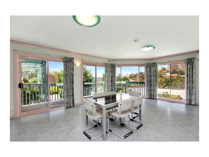 6 Sparkes Close, Fadden ACT 2904