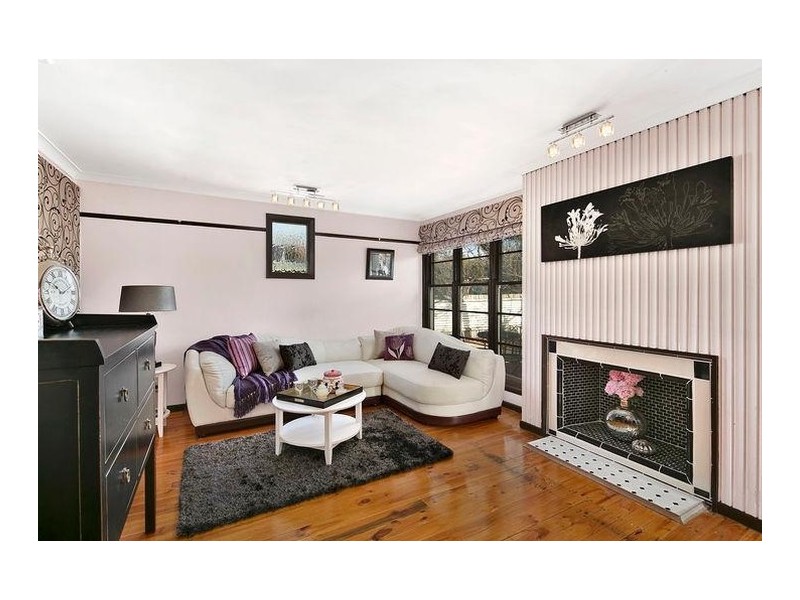 4 Arinya Street, Narrabundah ACT 2604