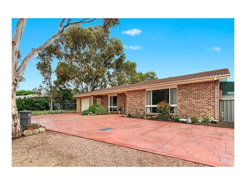 11 Kneebone Street, Bonython ACT 2905