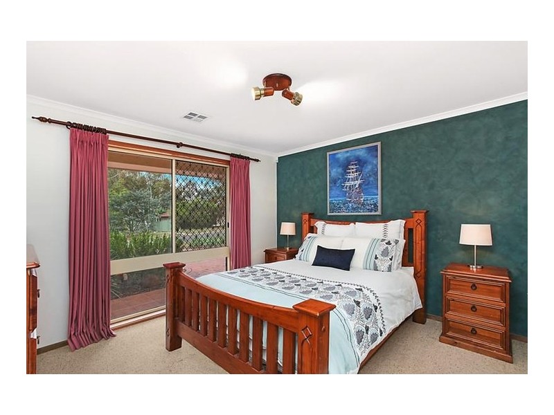 11 Kneebone Street, Bonython ACT 2905