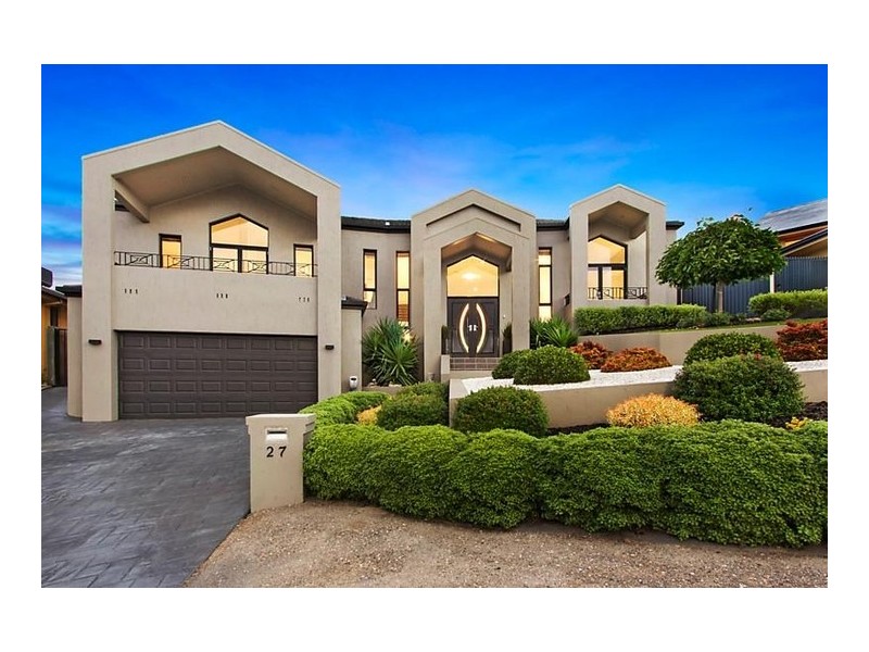 27 Magnolia Close, Jerrabomberra NSW 2619