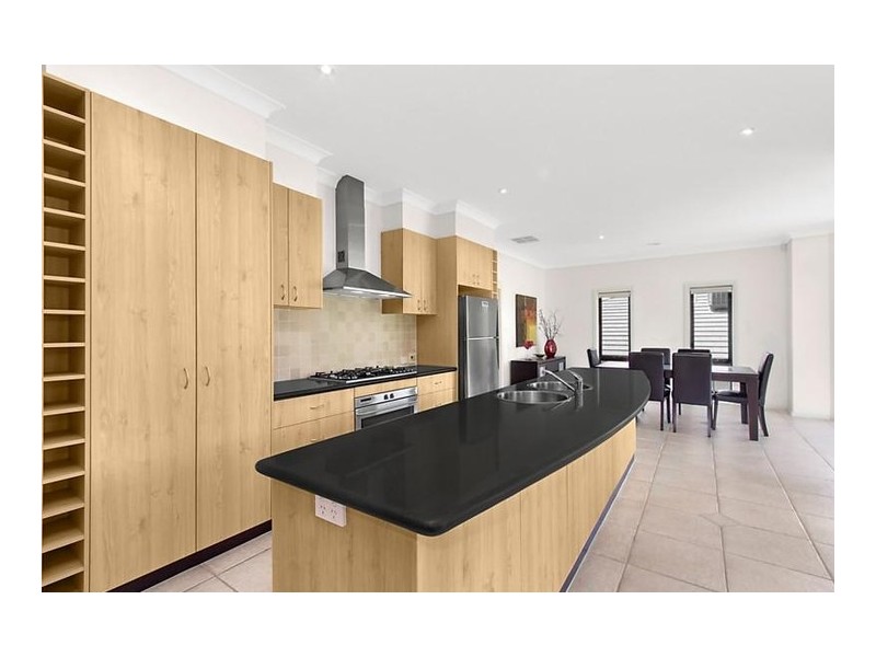27 Magnolia Close, Jerrabomberra NSW 2619