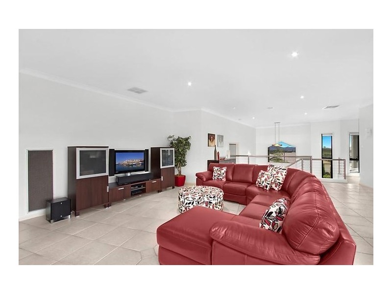 27 Magnolia Close, Jerrabomberra NSW 2619
