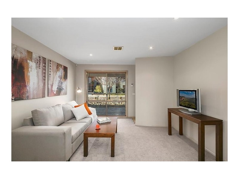 14 Bluestone Gardens, Jerrabomberra NSW 2619