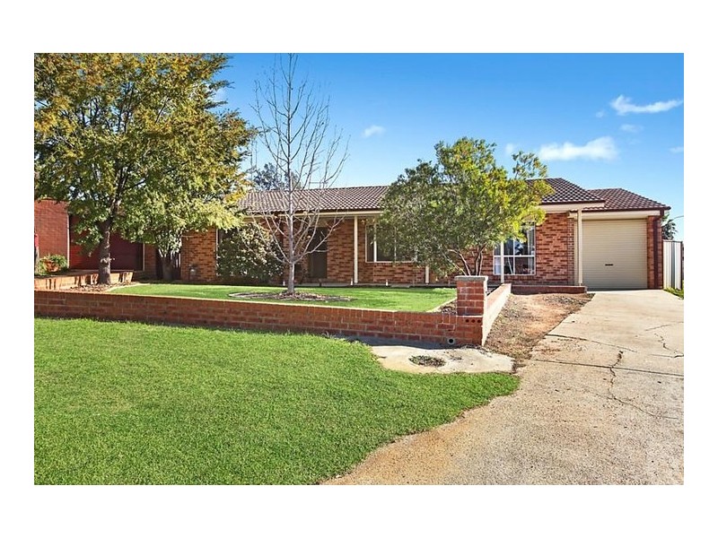 8 Kinnimo Place, Isabella Plains ACT 2905