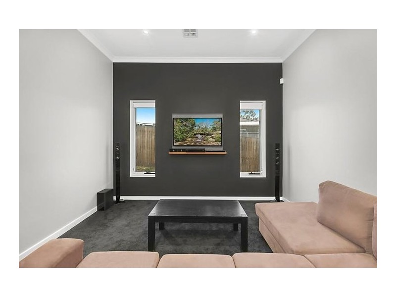 16 Kartinyeri Street, Bonner ACT 2914
