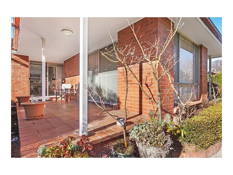 8 Verran Place, Curtin ACT 2605