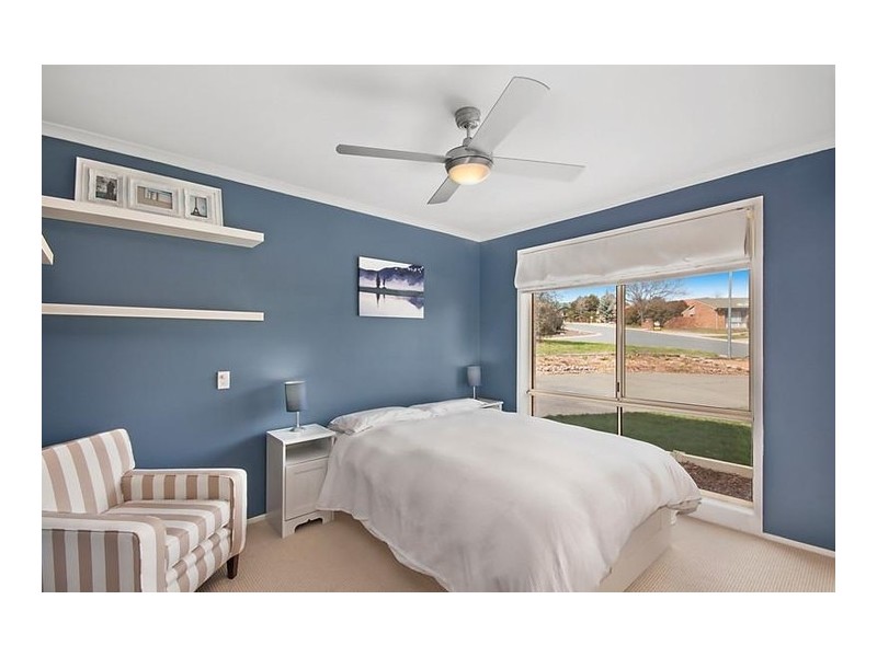 11 Wheelwright Crescent, Banks ACT 2906