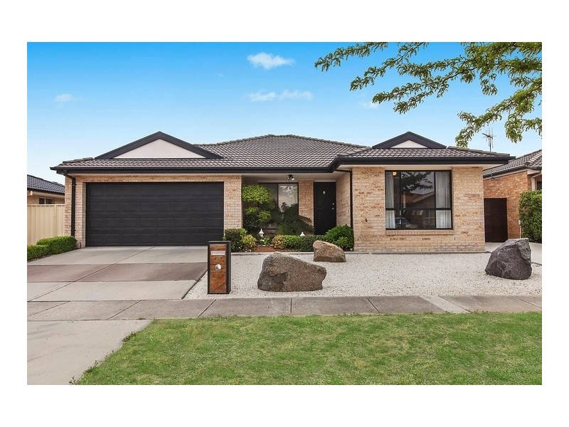 8 Dunnett Street, Dunlop ACT 2615