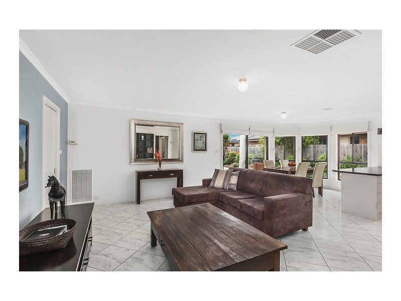 8 Dunnett Street, Dunlop ACT 2615