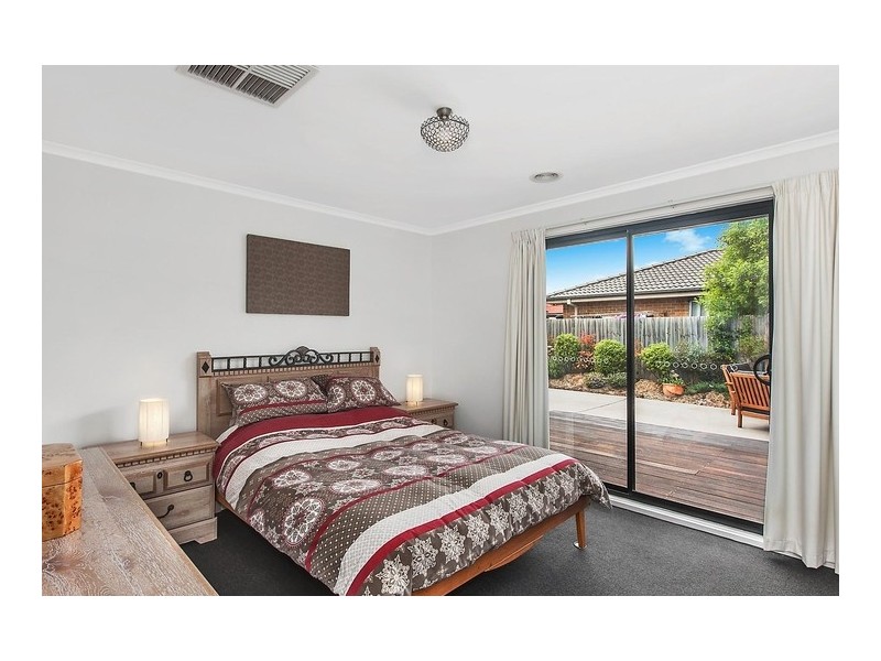 8 Dunnett Street, Dunlop ACT 2615