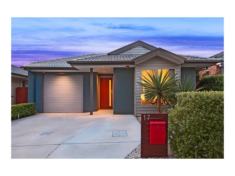 17 Joan Bradley Street, Franklin ACT 2913