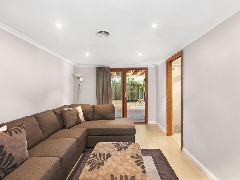 77 Munro Road, Queanbeyan NSW 2620