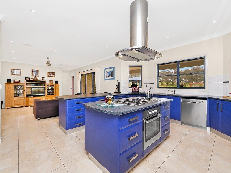 11 Eucalypt Place, Royalla NSW 2620