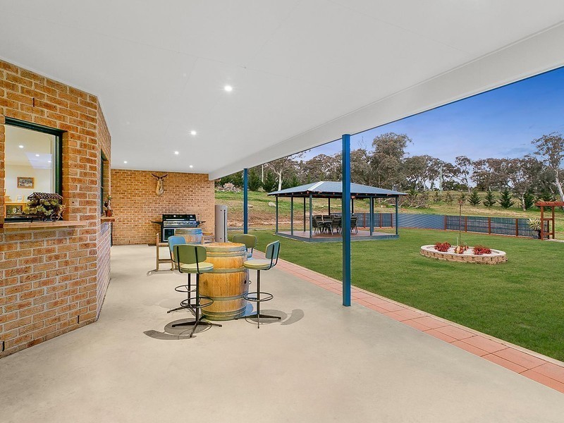 11 Eucalypt Place, Royalla NSW 2620