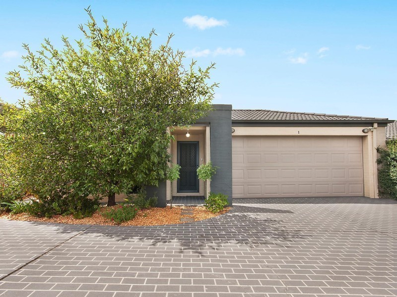 1/136 Halloran Drive, Jerrabomberra NSW 2619