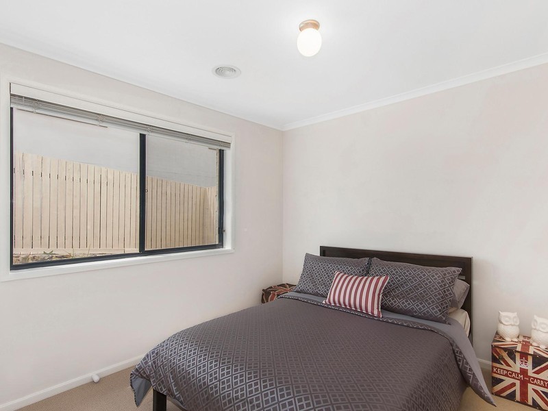 1/136 Halloran Drive, Jerrabomberra NSW 2619