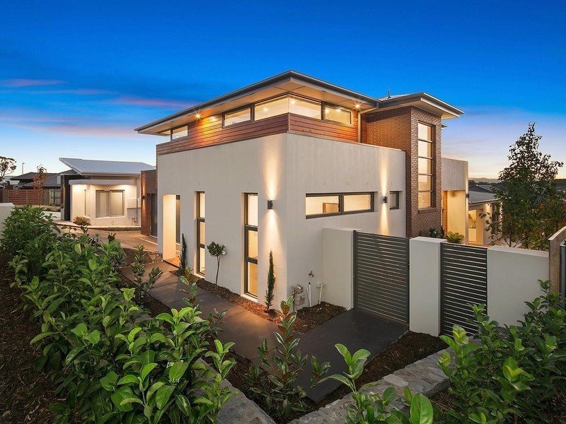 20 Cocoparra Crescent, Crace ACT 2911