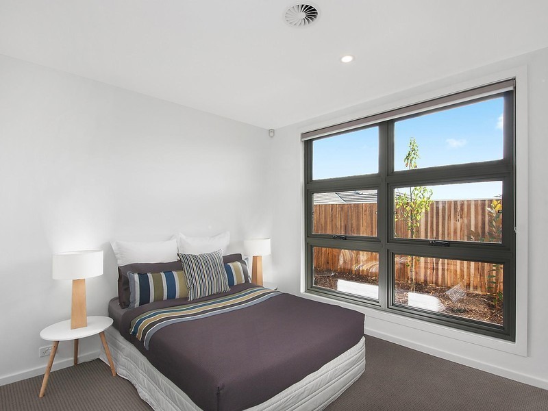 20 Cocoparra Crescent, Crace ACT 2911