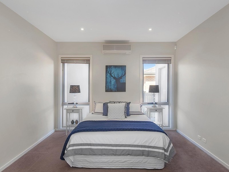 177 Halloran Drive, Jerrabomberra NSW 2619