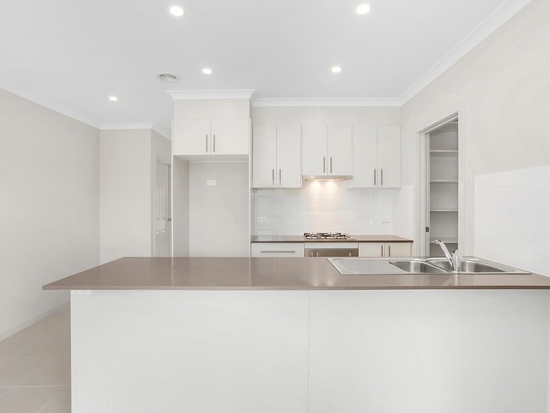 5 Metcalf Street, Googong NSW 2620