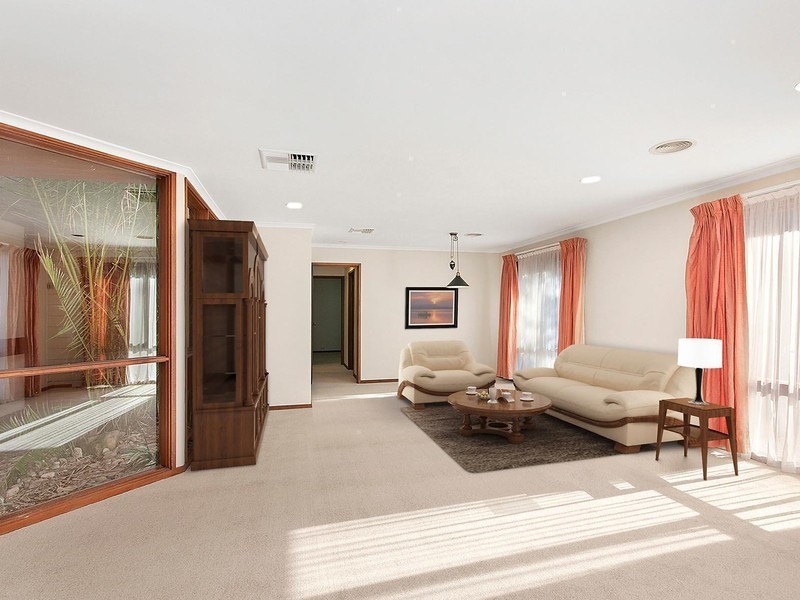 28 Cuthbertson Crescent, Oxley ACT 2903