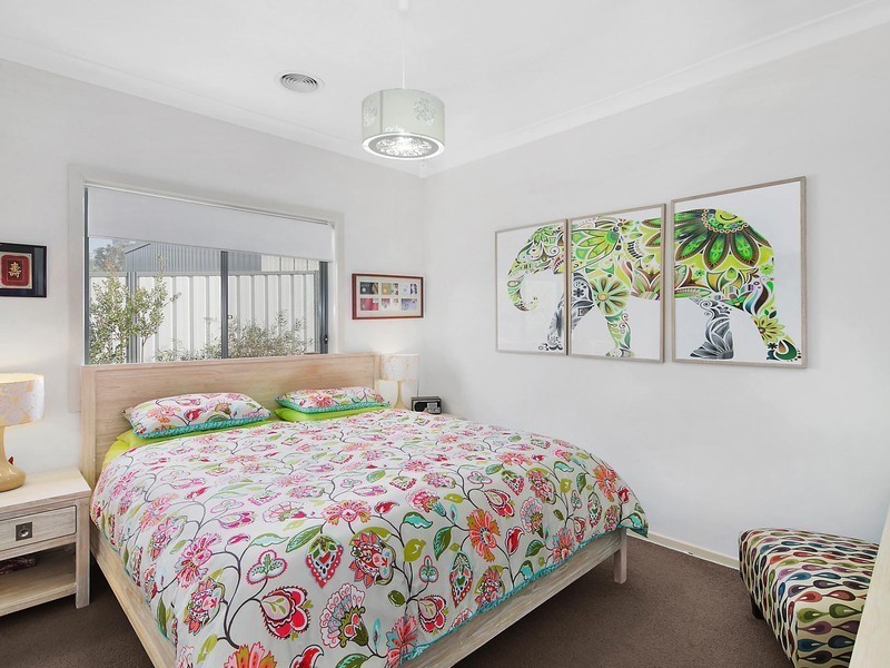 2/3 Umina Place, Jerrabomberra NSW 2619