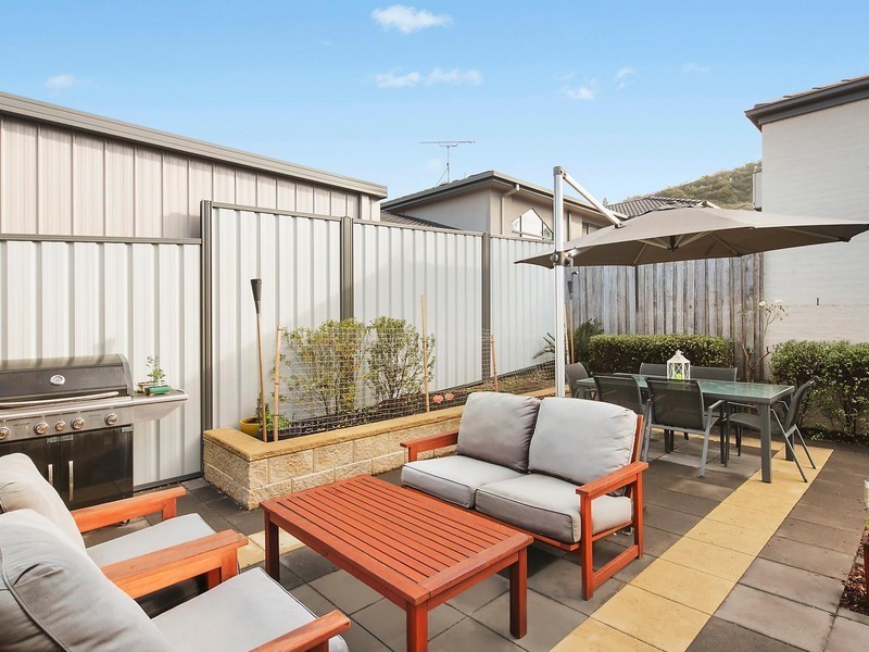 2/3 Umina Place, Jerrabomberra NSW 2619