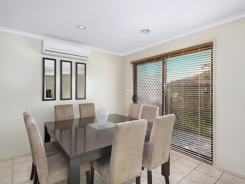 15 Coora Place, Jerrabomberra NSW 2619