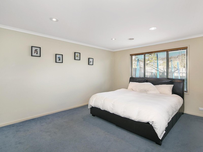 15 Coora Place, Jerrabomberra NSW 2619