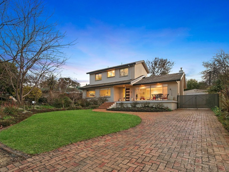 12 Leake Place, Curtin ACT 2605