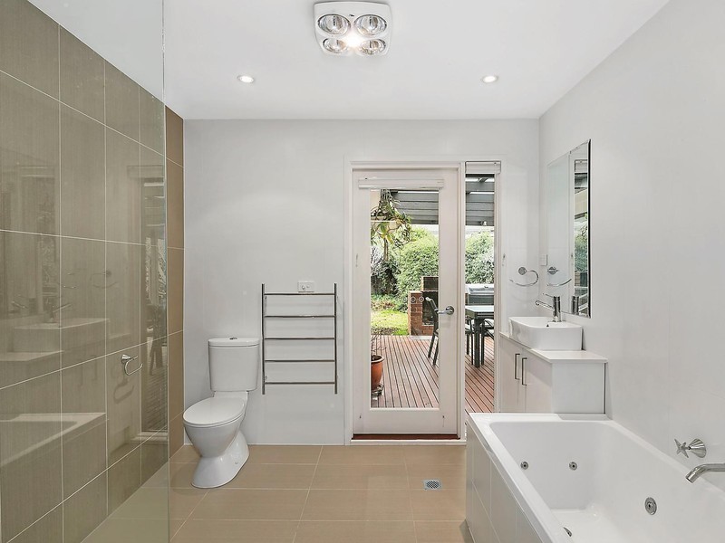 12 Leake Place, Curtin ACT 2605