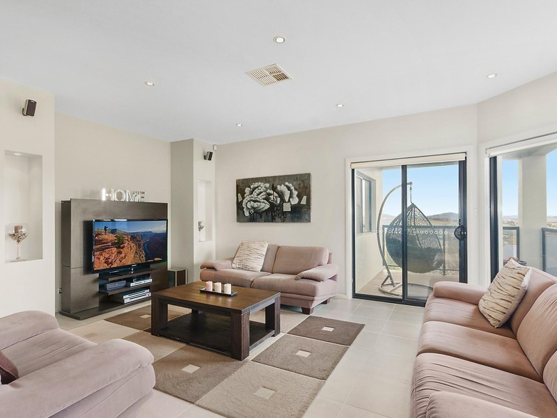 5 Grady Place, Jerrabomberra NSW 2619