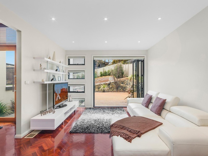 5 Grady Place, Jerrabomberra NSW 2619