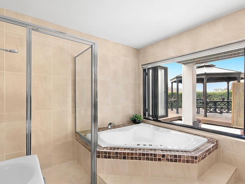 5 Grady Place, Jerrabomberra NSW 2619