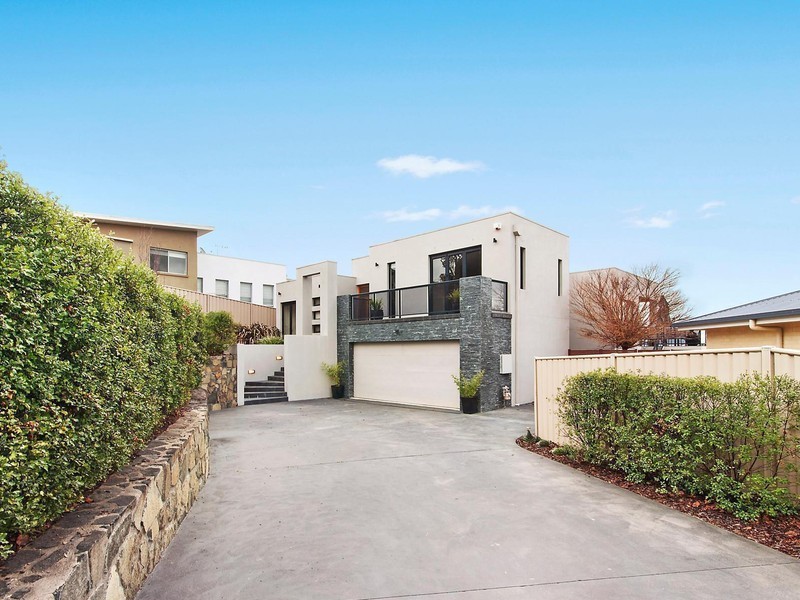 5 Grady Place, Jerrabomberra NSW 2619