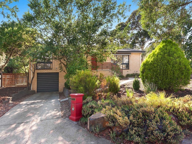 27 Jenner Court, Wanniassa ACT 2903
