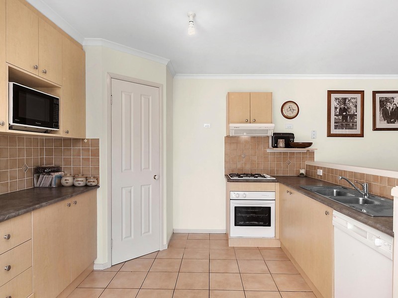 1 Thomas Royal Gardens, Queanbeyan East NSW 2620