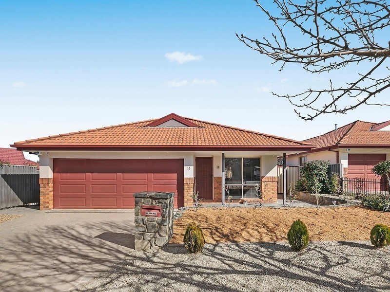 14 Bluestone Gardens, Jerrabomberra NSW 2619