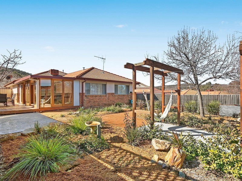 14 Bluestone Gardens, Jerrabomberra NSW 2619