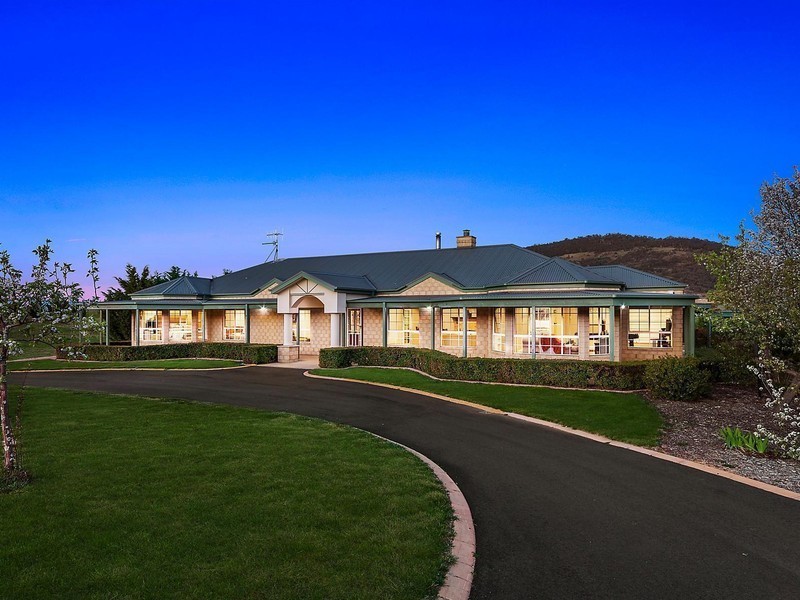 4 Settlers Road, Royalla NSW 2620