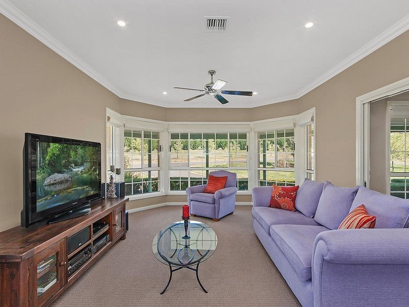 4 Settlers Road, Royalla NSW 2620