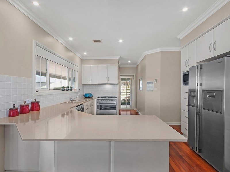 4 Settlers Road, Royalla NSW 2620