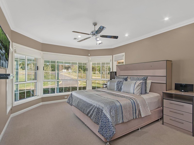 4 Settlers Road, Royalla NSW 2620